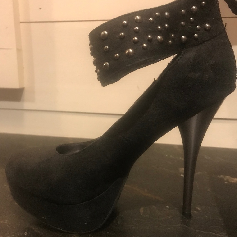 Closed toe velvet studded heels